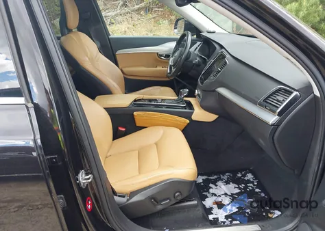 2016 Volvo Xc90 T6 Momentum z USA, uszkodzony, nr VIN YV4A22PKXG1037401